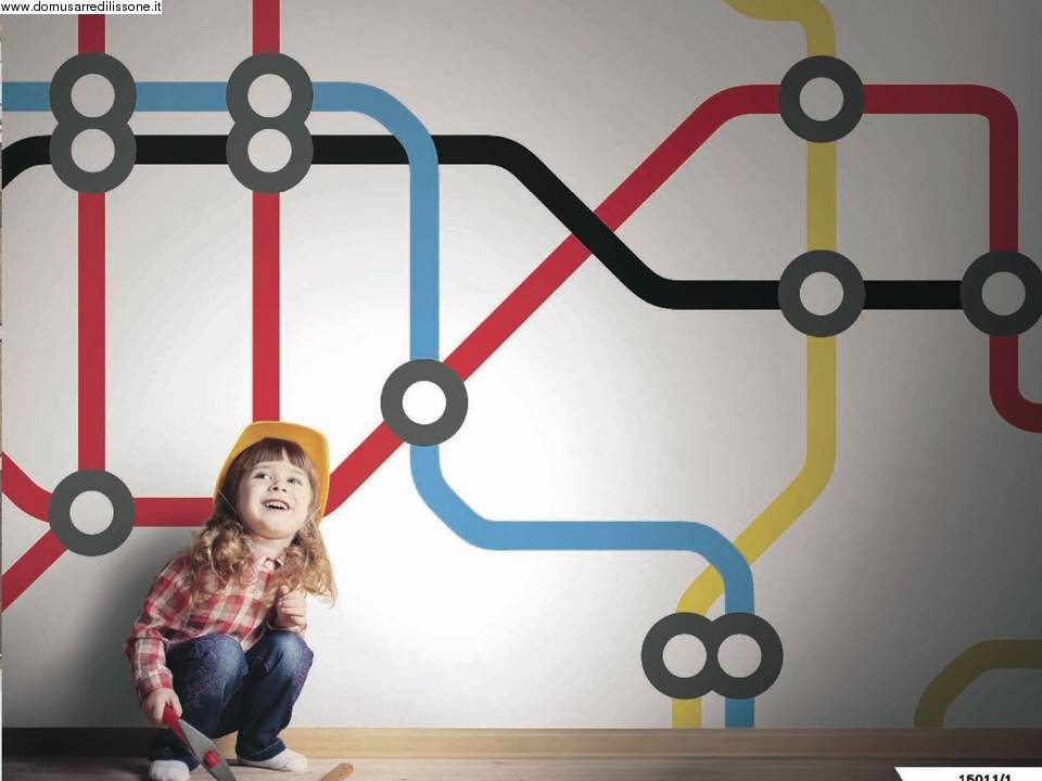 tappezzeria per cameretta con linee colorate